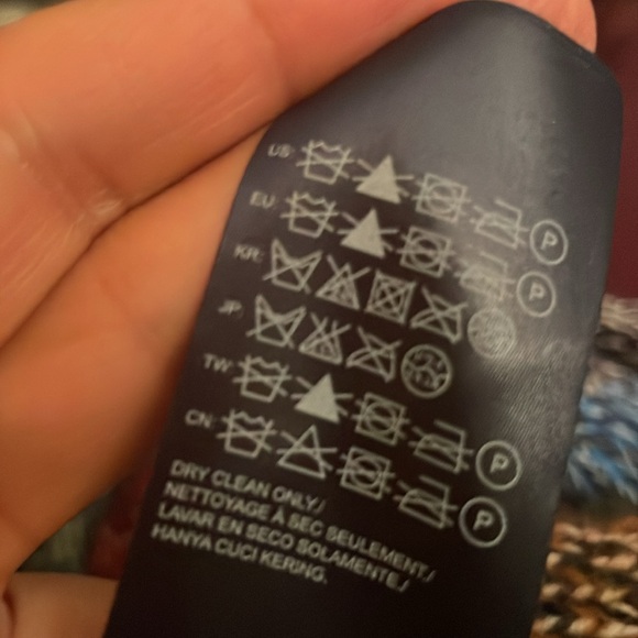 Tommy hilfigure collection matching scarf and hat - Picture 3 of 6